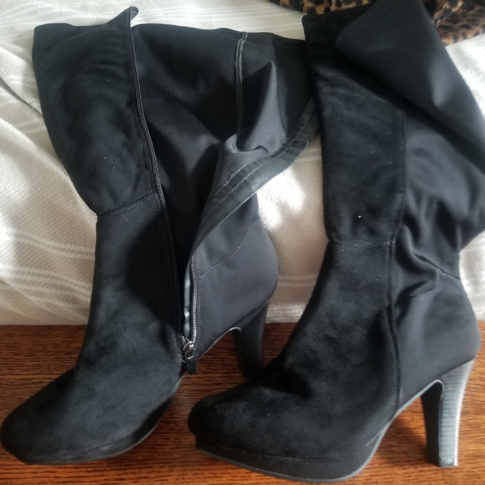 Black Velvet High Heeled Boots (Wide)